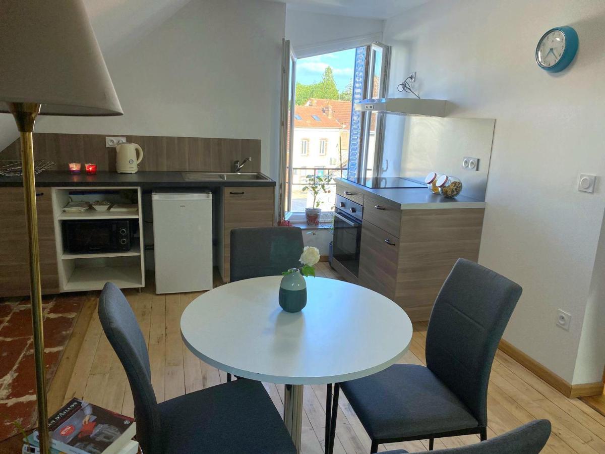 Appartements Cdg Joigny Exteriör bild
