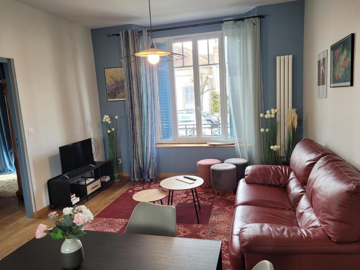 Appartements Cdg Joigny Exteriör bild