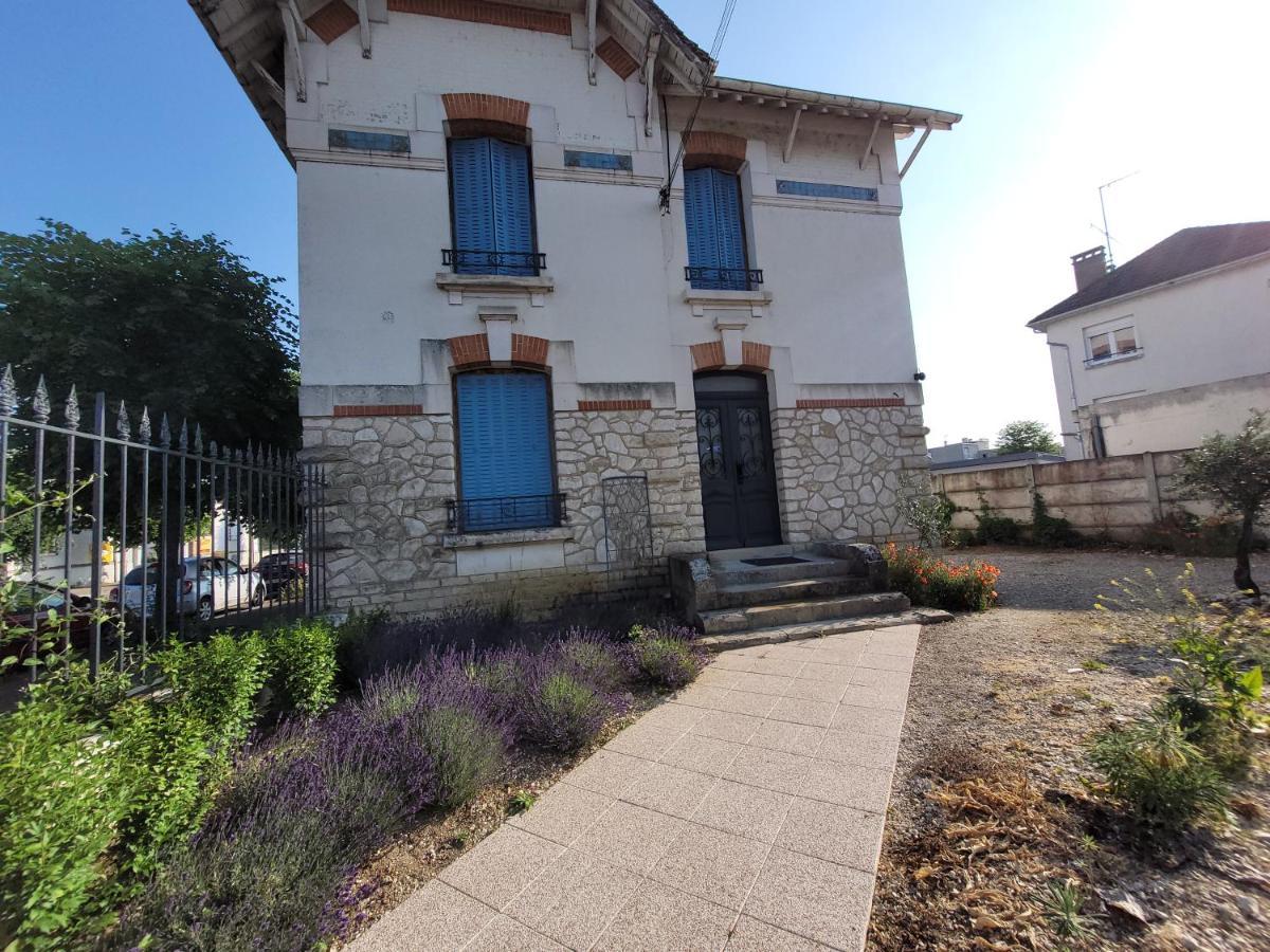 Appartements Cdg Joigny Exteriör bild